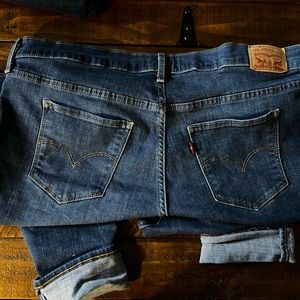 711 Levi’s 18w Skinny jeans regular rise